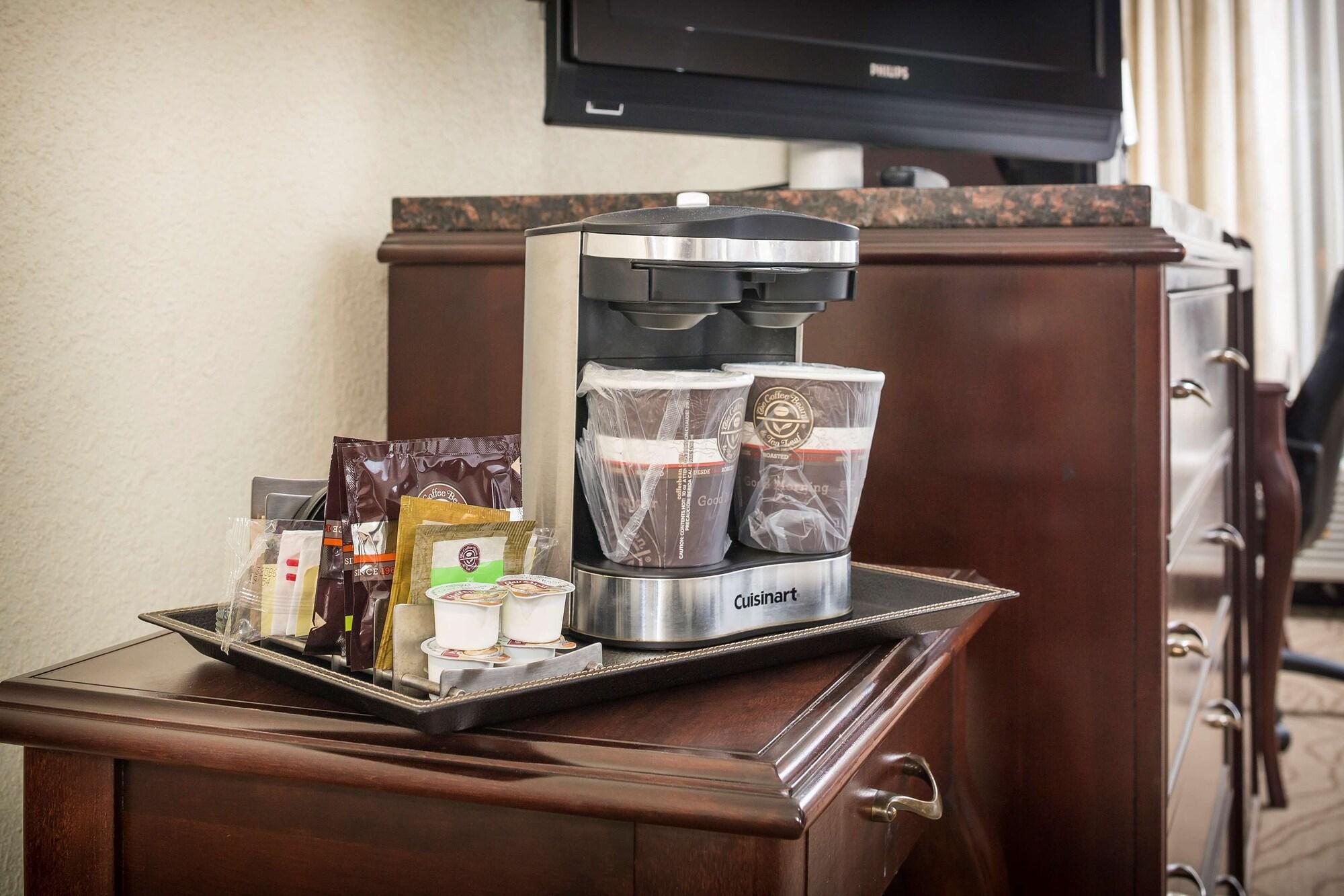 Hotel Doubletree By Hilton Boston-Milford Exteriér fotografie