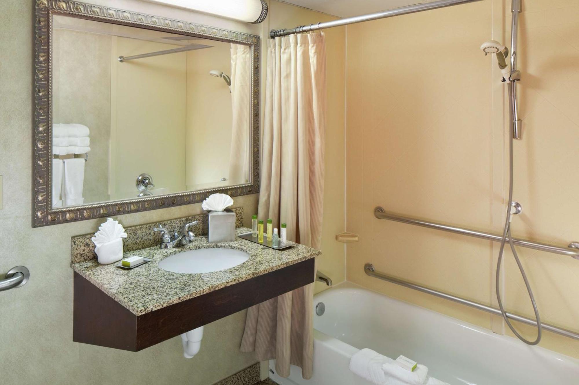 Hotel Doubletree By Hilton Boston-Milford Exteriér fotografie