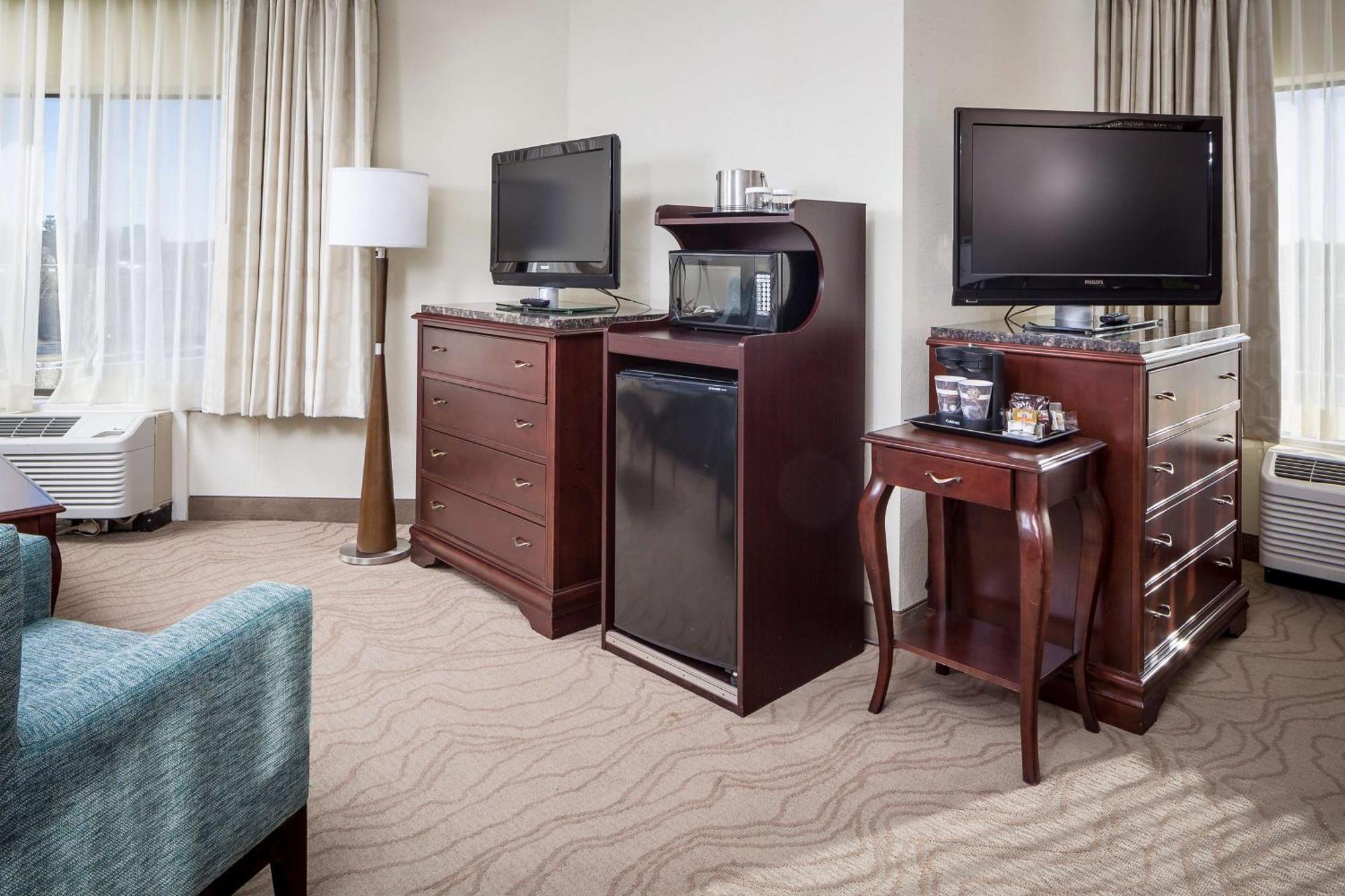 Hotel Doubletree By Hilton Boston-Milford Exteriér fotografie